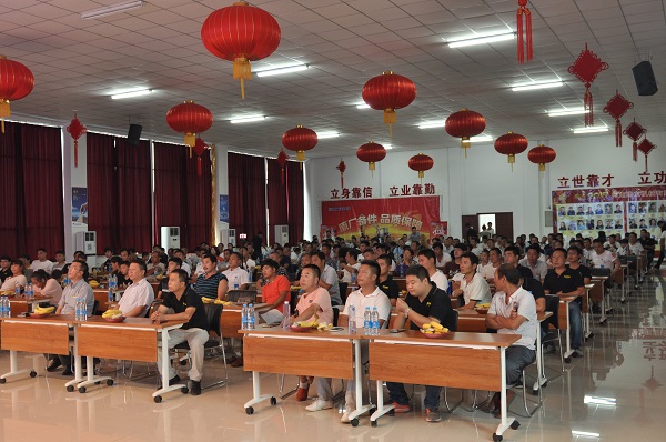 河南天助MK体育（中国）国际平台挖机订货会圆满落幕